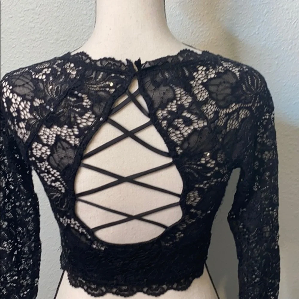 💜💜 Women’s Black Lacy Sequined Top Junior Size 3